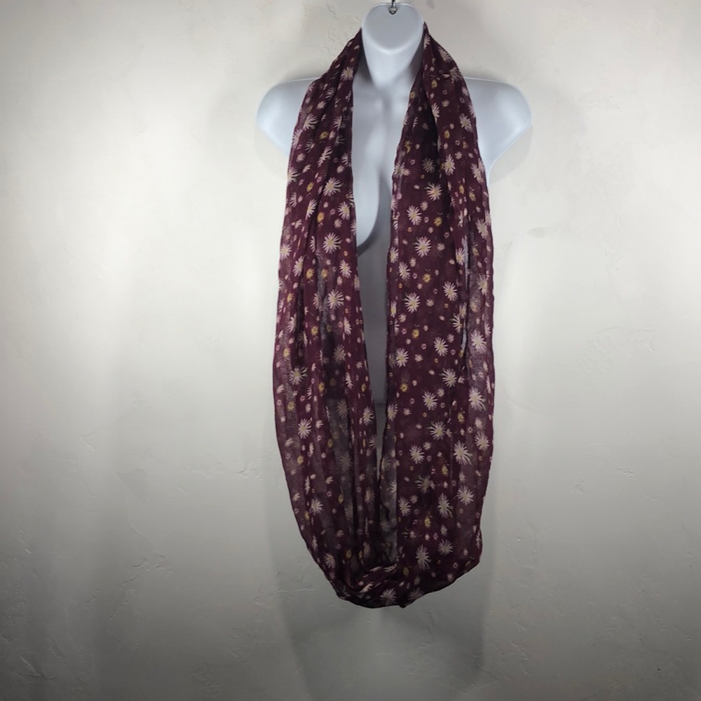 Chatties purple daisy infinity scarf